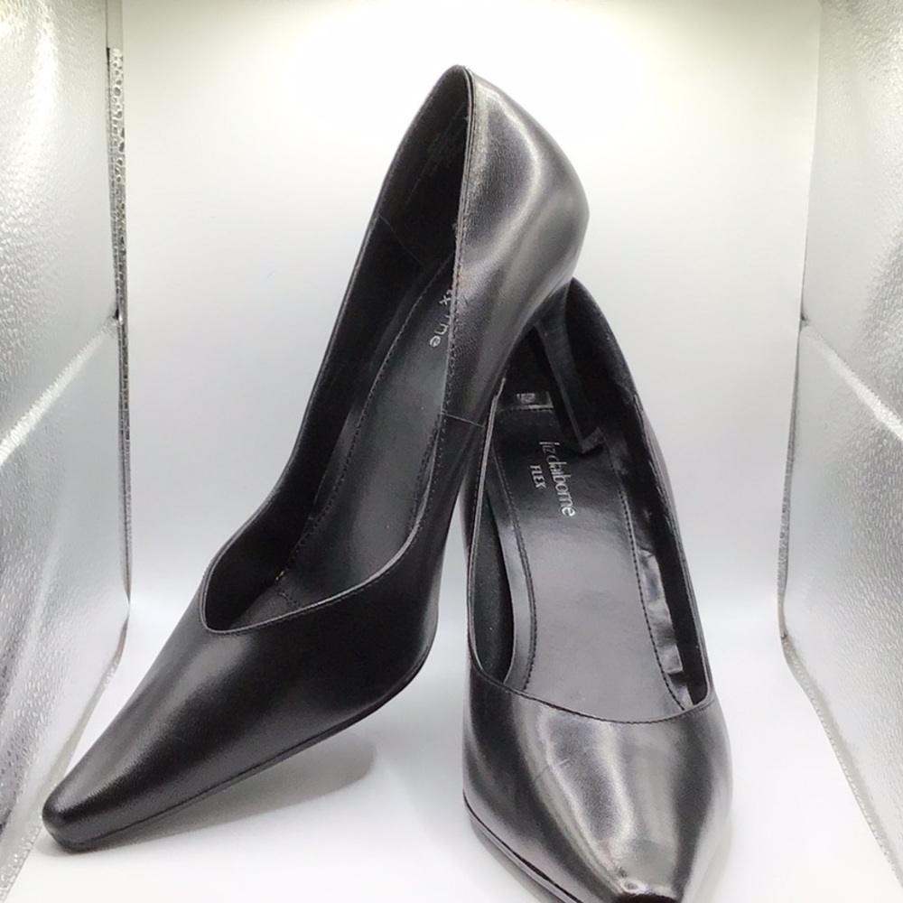 Liz Claiborne Flex, Anna black leather pumps, size 8.5M. NWOT.